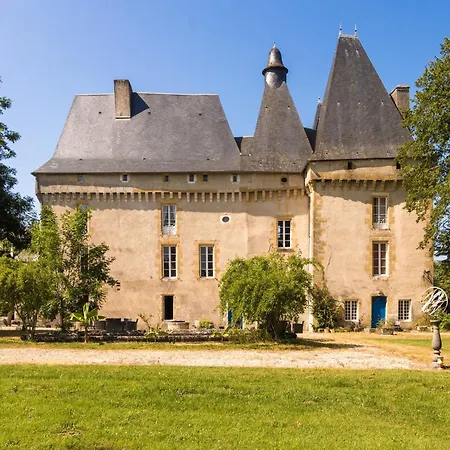 Romantic In A Medieval Castle With Pool And Restaurant Among Others Ferienhaus Chalais (Dordogne)