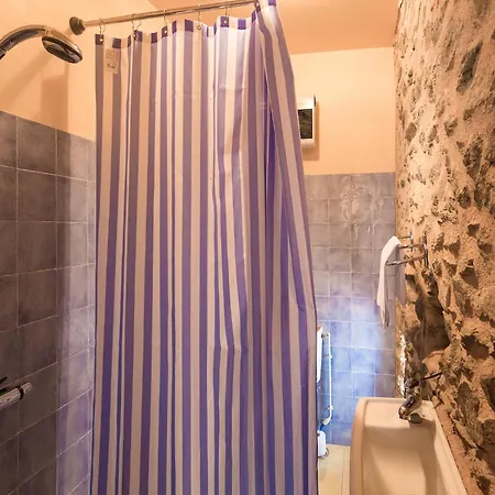 Romantic In A Medieval Castle With Pool And Restaurant Among Others Hébergement de vacances Chalais (Dordogne)